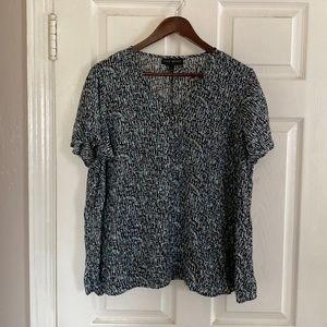 Lane Bryant Lightweight cap sleeve blouse